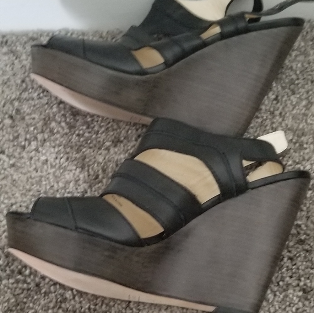 Coach Sandals - Picture 5 of 5